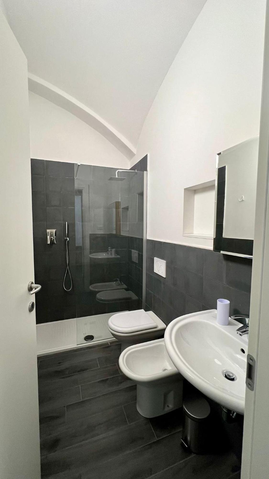 Meschihouse - Liberty 25 Apartment Lecco Bagian luar foto
